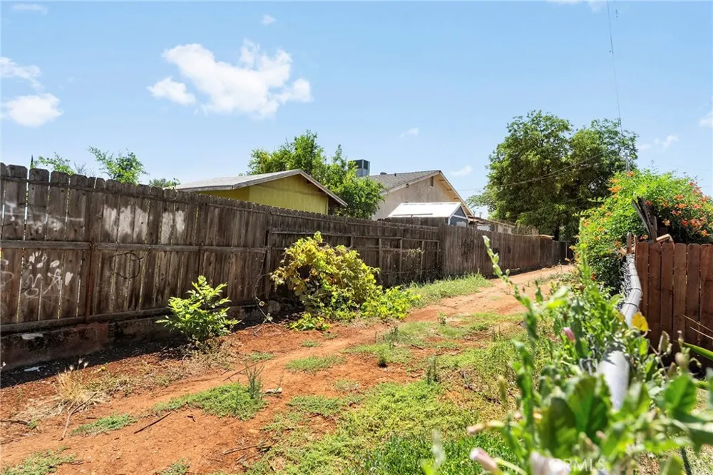 2127 B STREET Oroville, CA 95966
