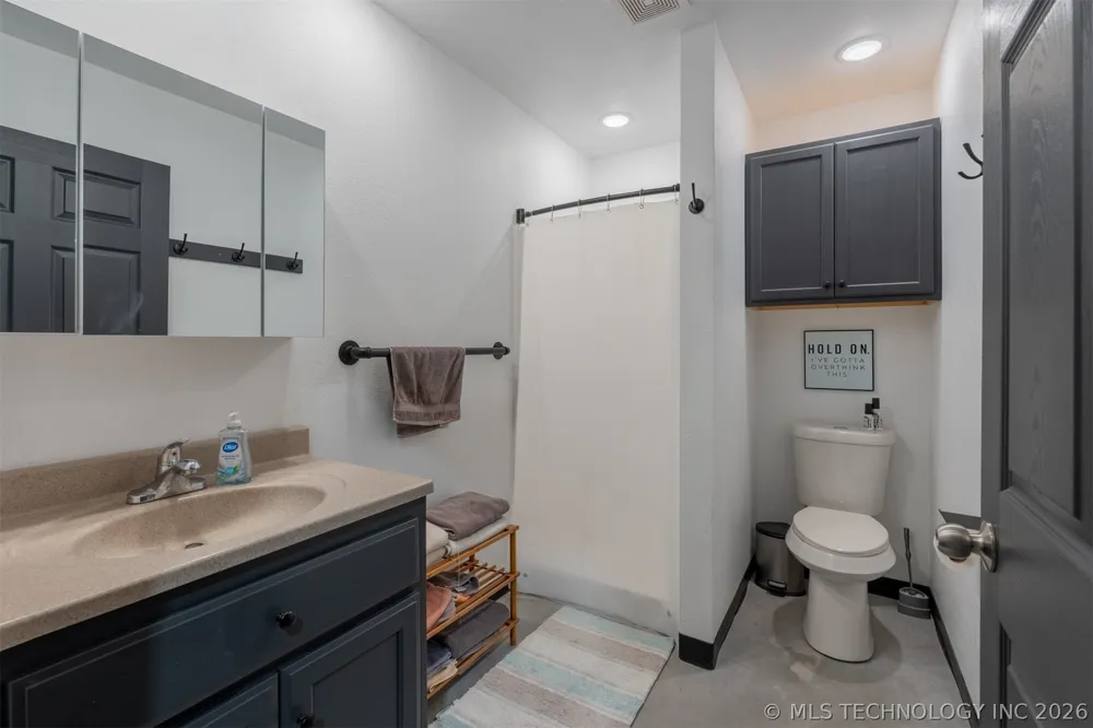 9195 E 580 ROAD Catoosa, OK 74015