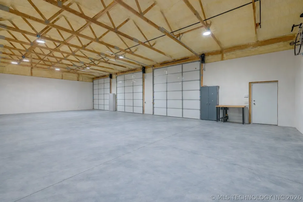 9195 E 580 ROAD Catoosa, OK 74015