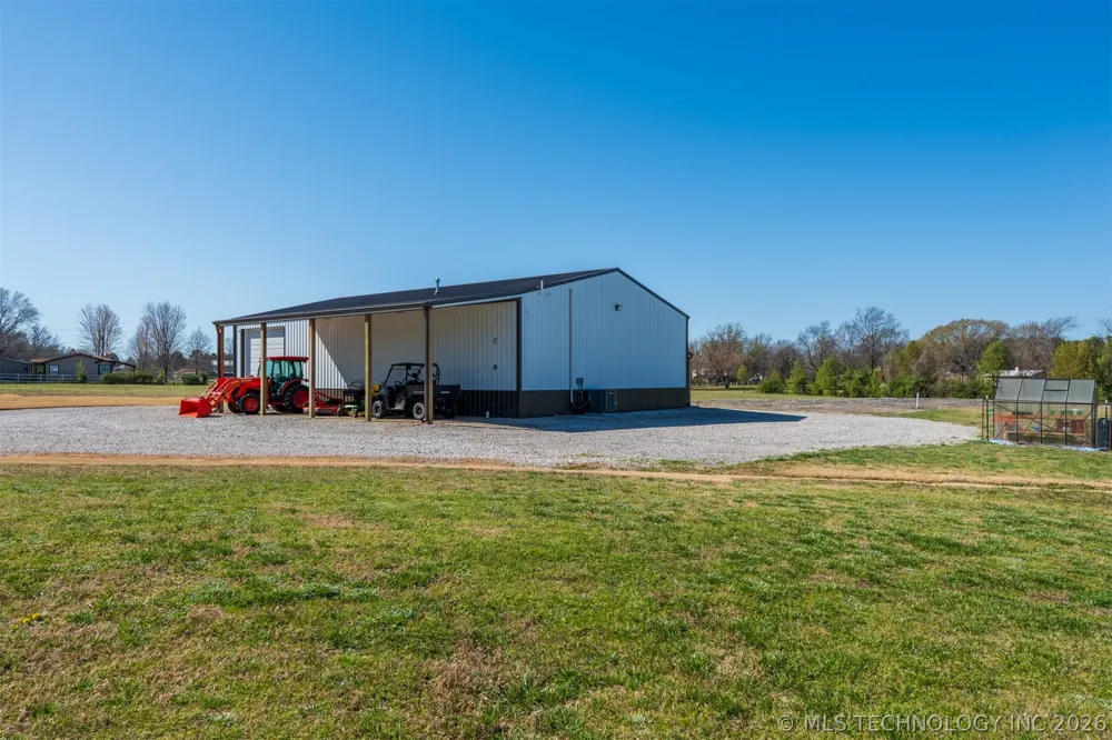 9195 E 580 ROAD Catoosa, OK 74015