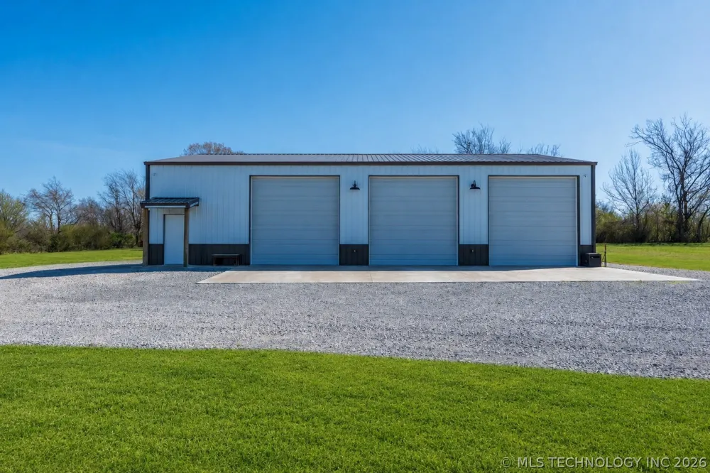 9195 E 580 ROAD Catoosa, OK 74015
