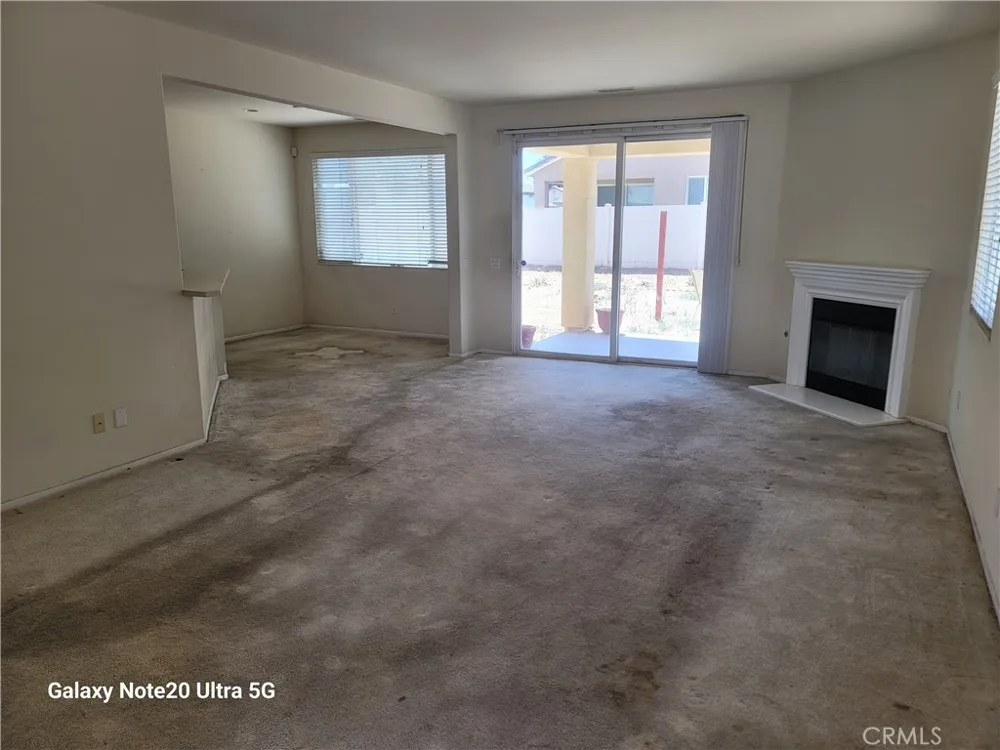 11819 Maywood Adelanto, CA 92301