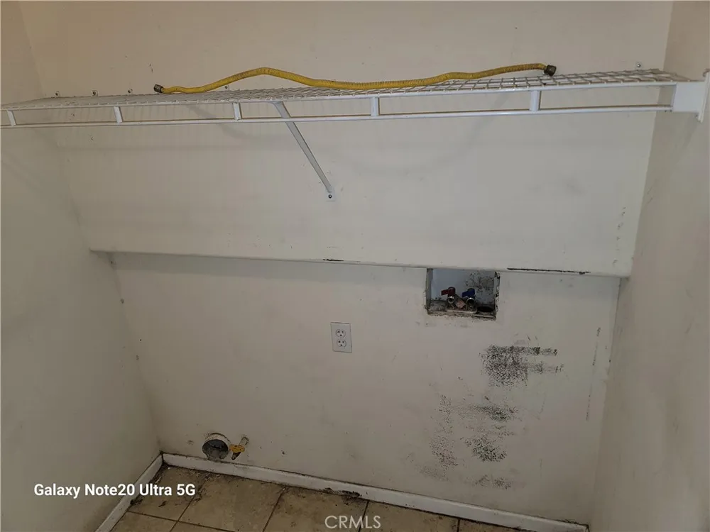 11819 Maywood Adelanto, CA 92301