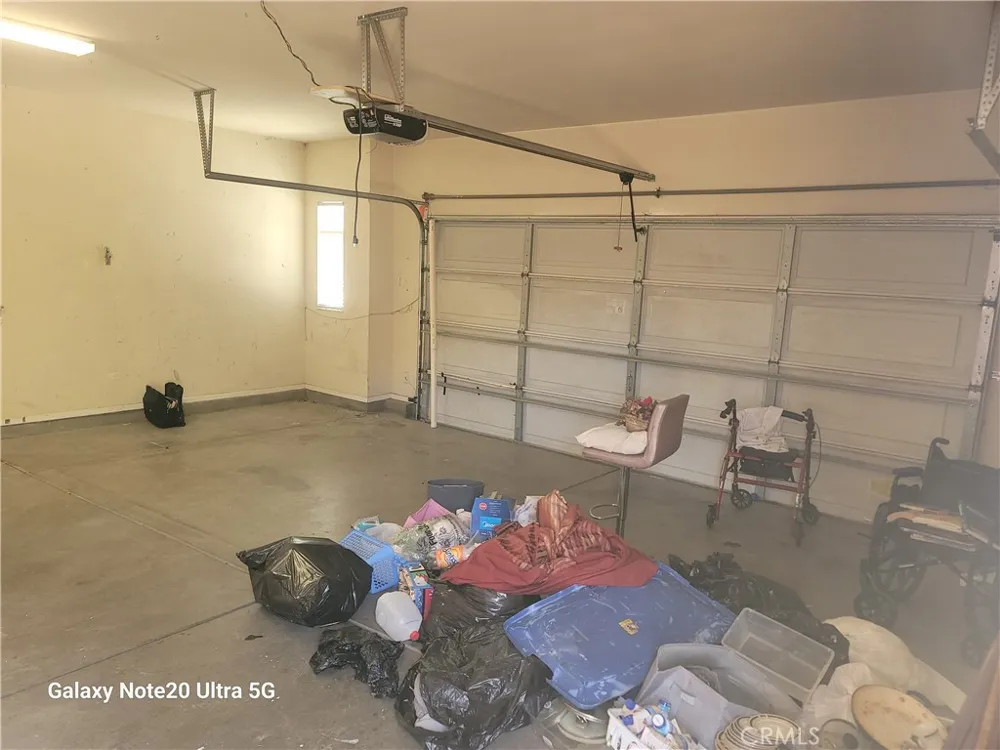 11819 Maywood Adelanto, CA 92301
