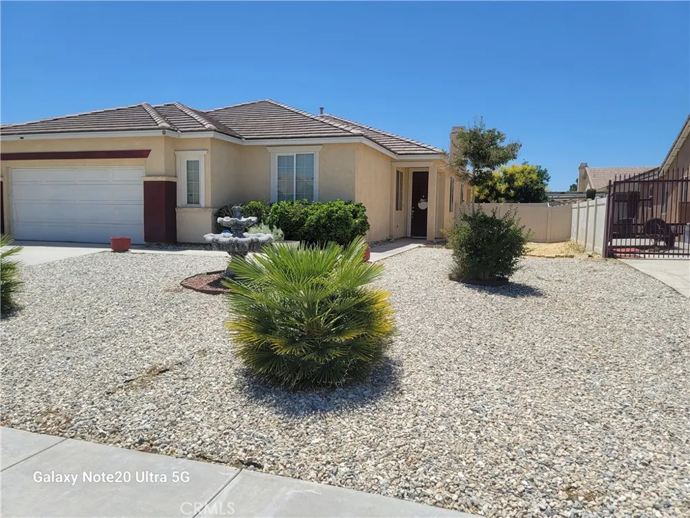 11819 Maywood Adelanto, CA 92301