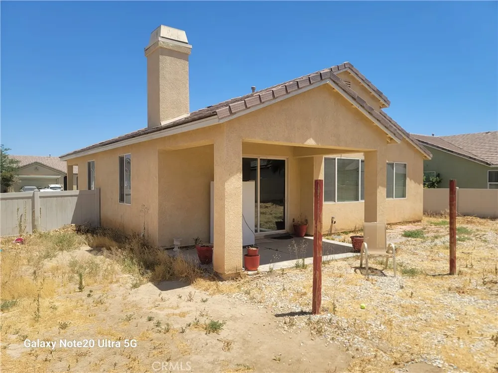 11819 Maywood Adelanto, CA 92301