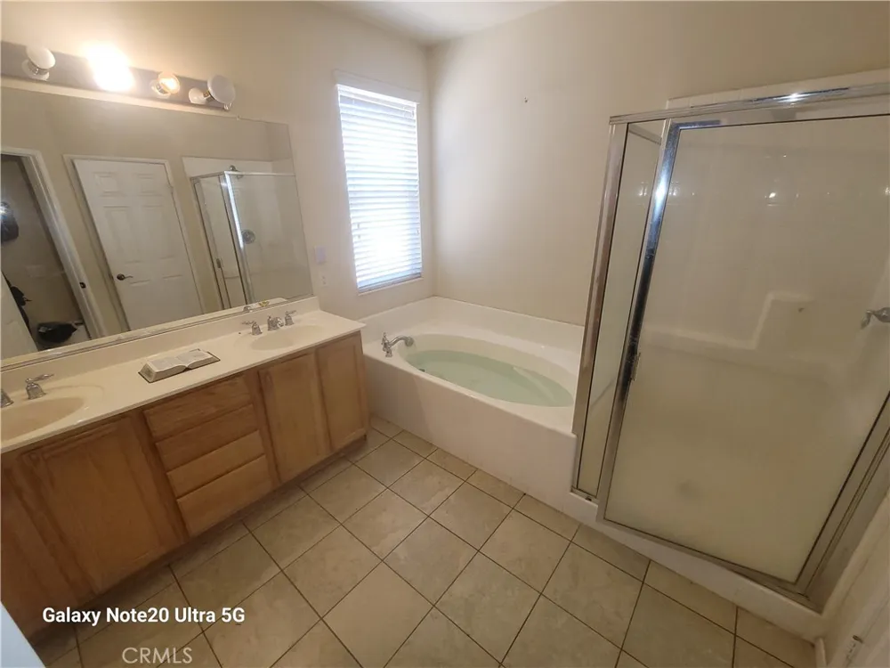 11819 Maywood Adelanto, CA 92301
