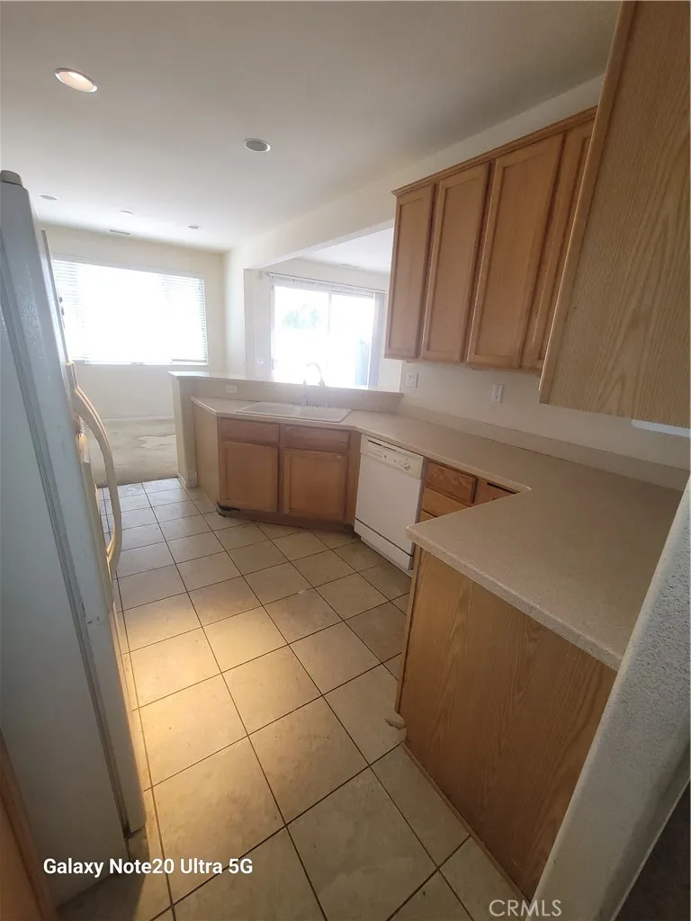 11819 Maywood Adelanto, CA 92301