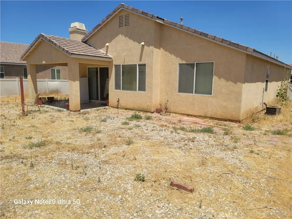 11819 Maywood Adelanto, CA 92301