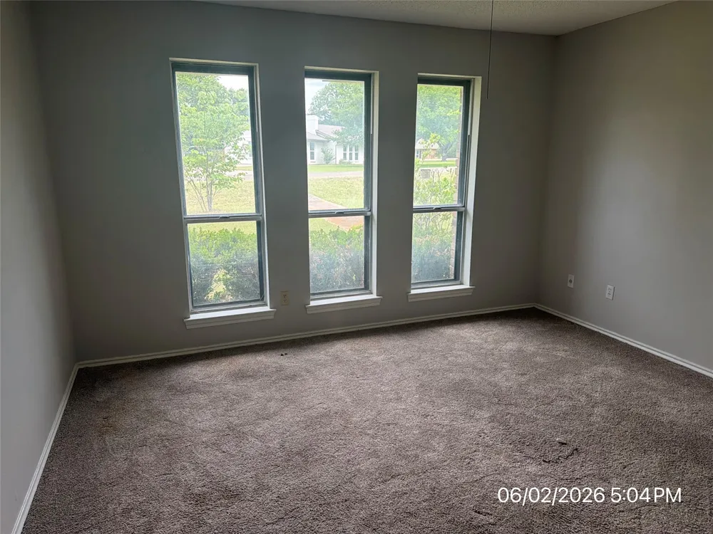 103 Red Bud Court Oak Leaf, TX 75154