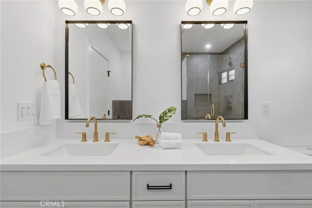 3806 Cherrywood Los Angeles, CA 90008