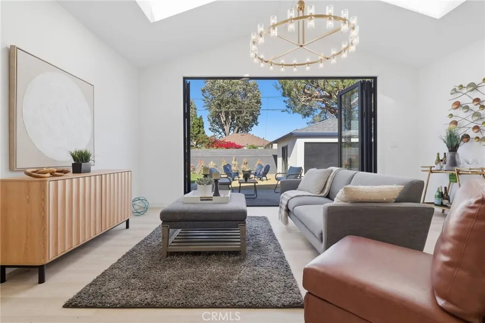 3806 Cherrywood Los Angeles, CA 90008