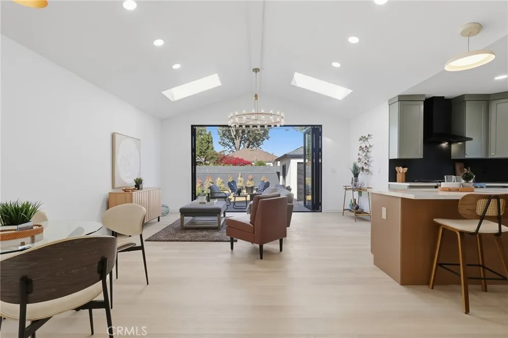 3806 Cherrywood Los Angeles, CA 90008
