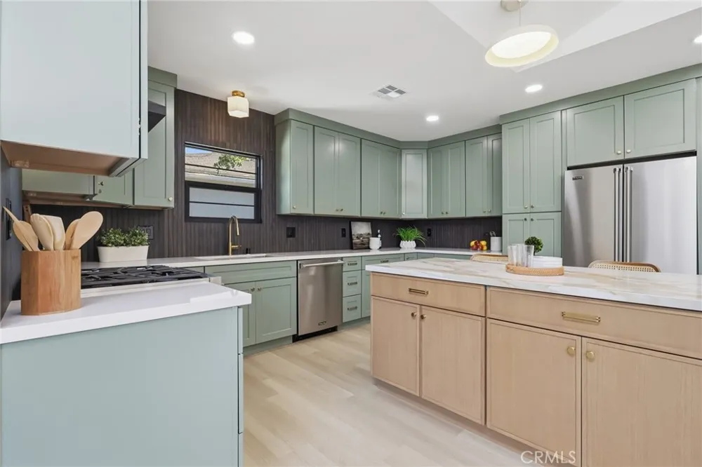 3806 Cherrywood Los Angeles, CA 90008