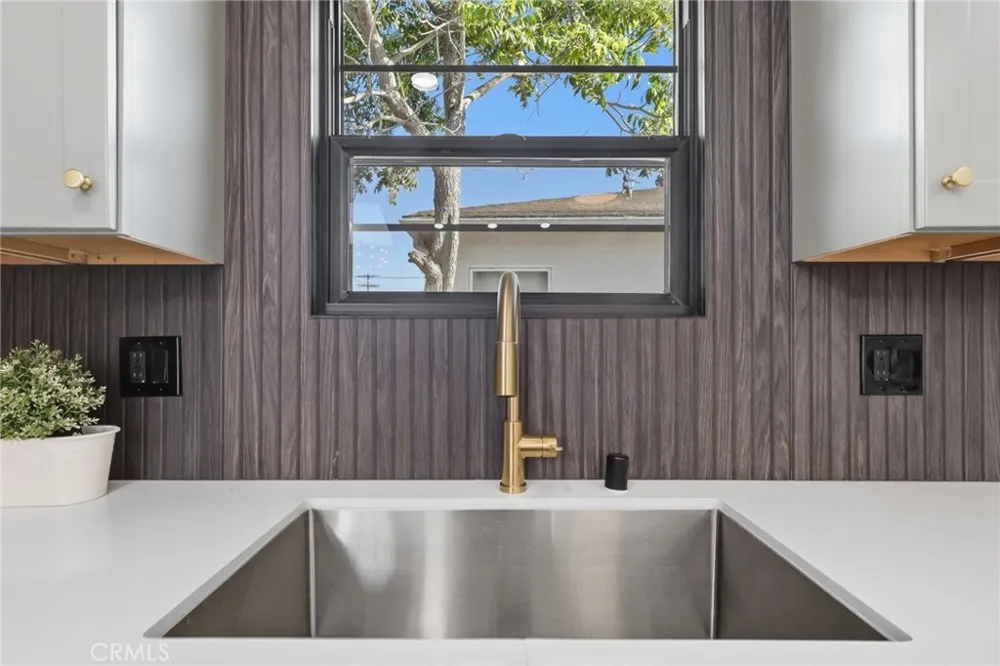 3806 Cherrywood Los Angeles, CA 90008