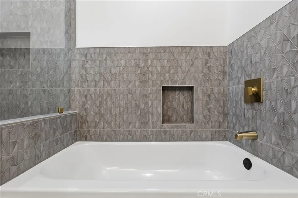 3806 Cherrywood Los Angeles, CA 90008