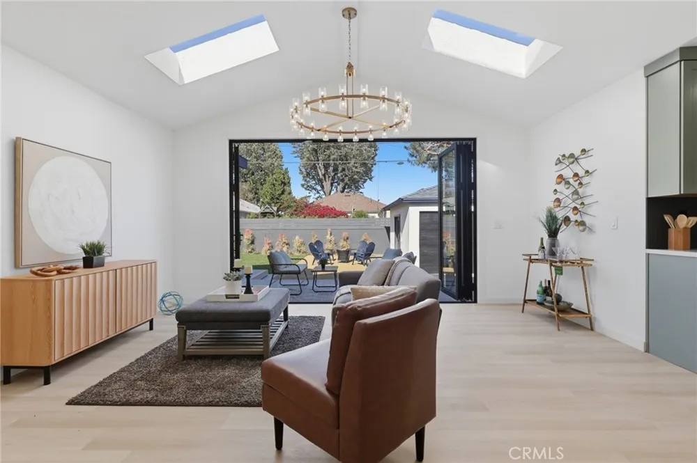 3806 Cherrywood Los Angeles, CA 90008
