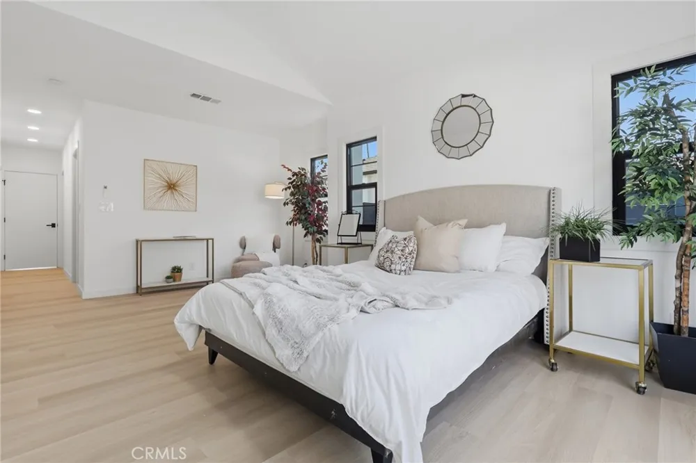 3806 Cherrywood Los Angeles, CA 90008