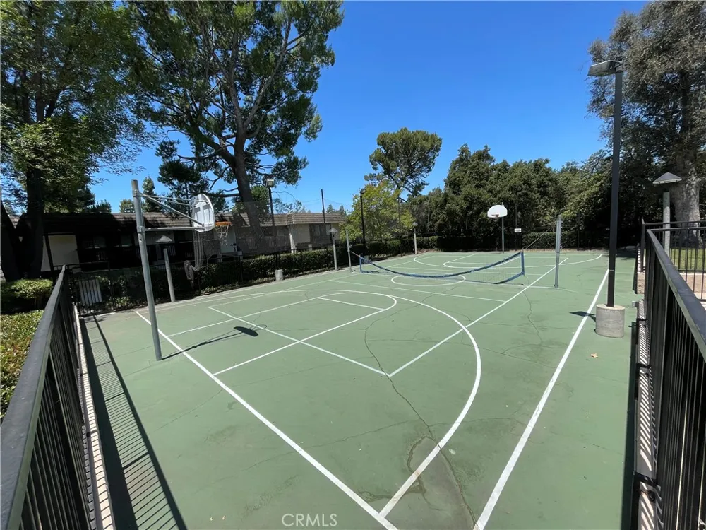 664 Driftwood Lane San Dimas, CA 91773
