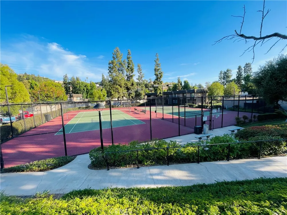 664 Driftwood Lane San Dimas, CA 91773