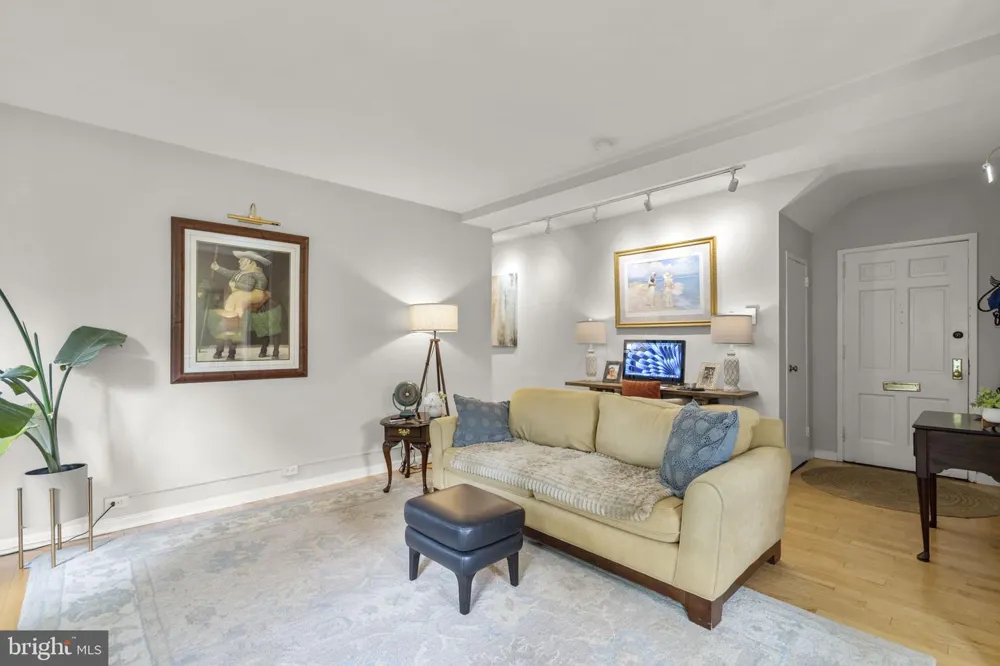 3408 MARTHA CUSTIS DRIVE Alexandria, VA 22302
