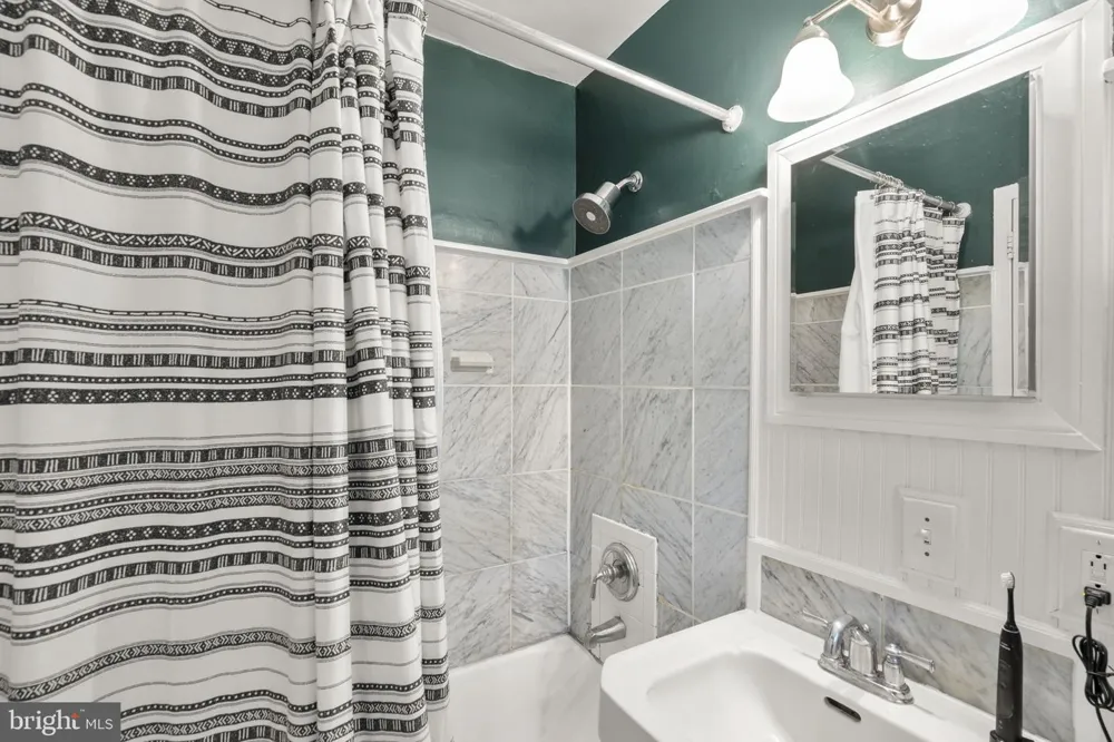 3408 MARTHA CUSTIS DRIVE Alexandria, VA 22302