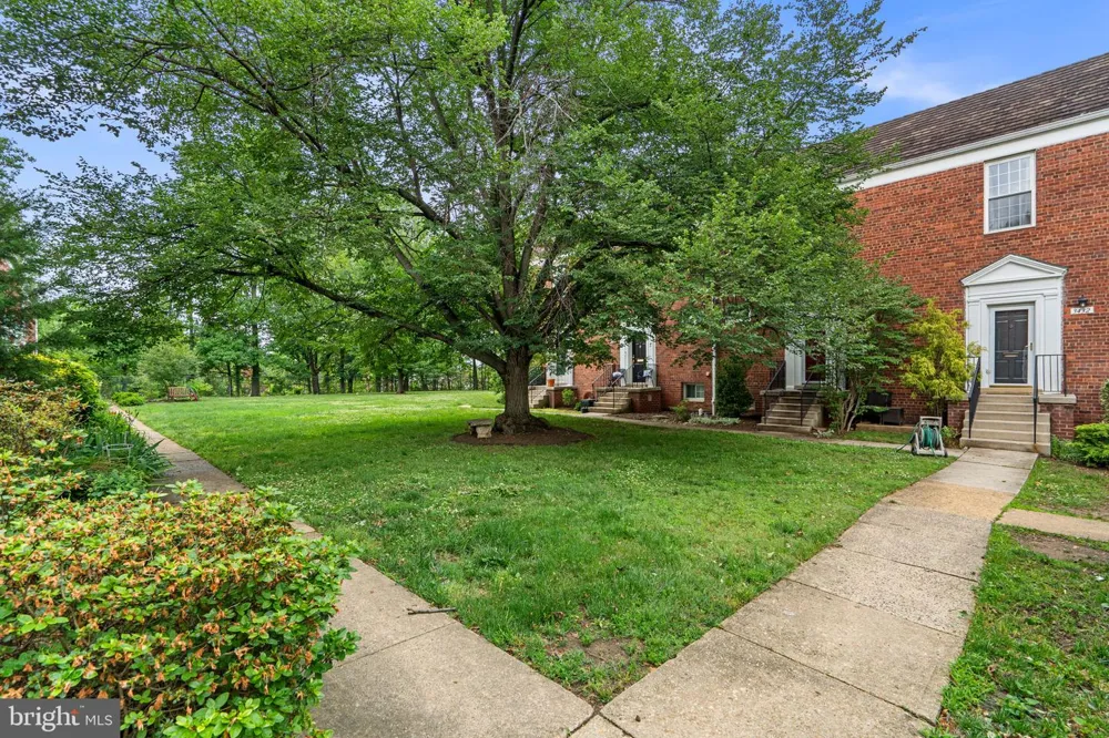 3408 MARTHA CUSTIS DRIVE Alexandria, VA 22302