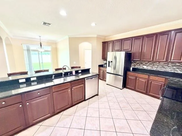 2103 CANDLENUT CIRCLE Apopka, FL 32712