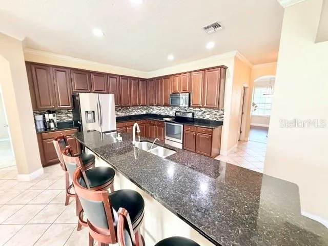 2103 CANDLENUT CIRCLE Apopka, FL 32712
