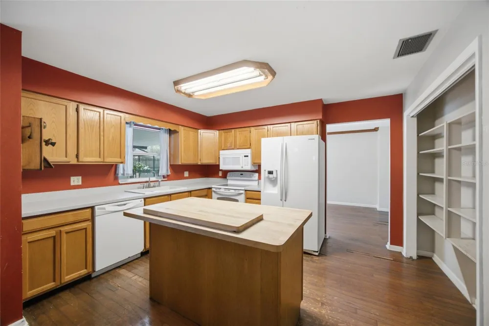 2969 FOREST CIRCLE Seffner, FL 33584