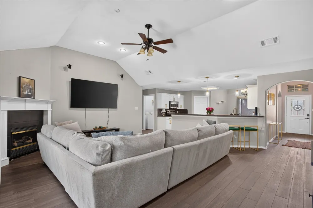100 Radecke Road Krum, TX 76249