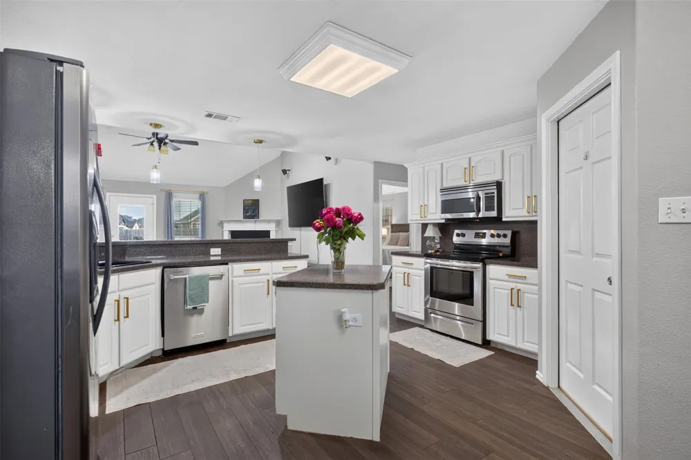100 Radecke Road Krum, TX 76249