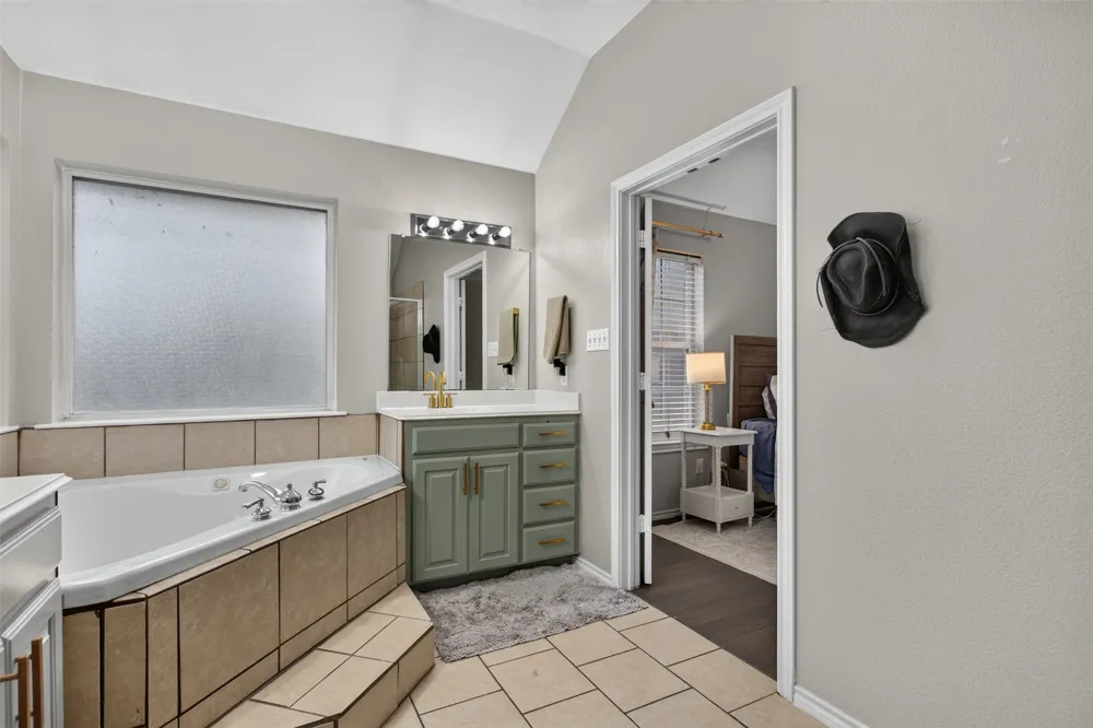 100 Radecke Road Krum, TX 76249