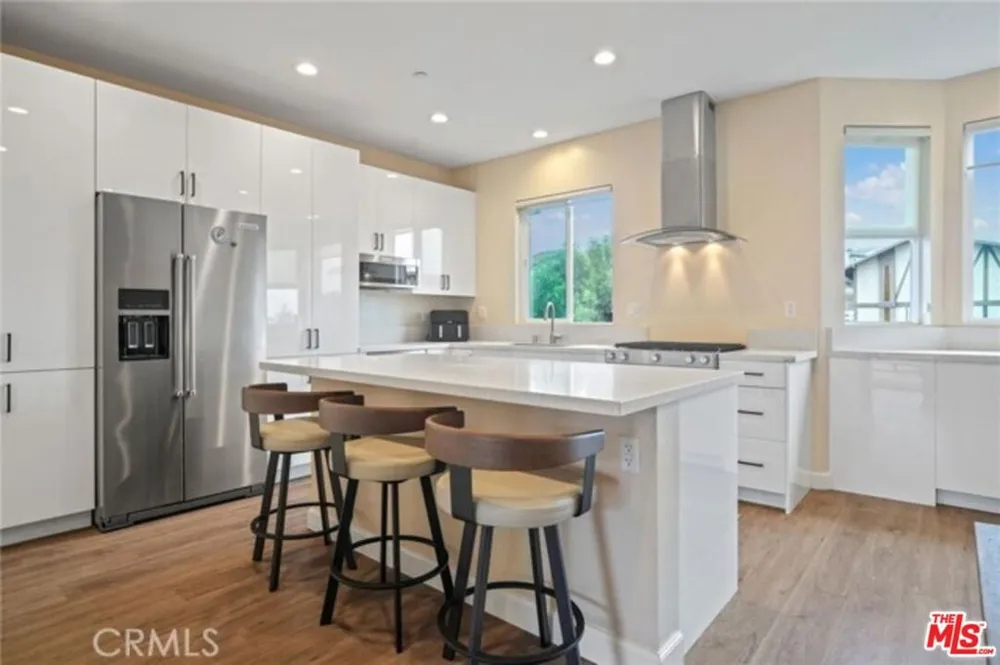 904 Warwick Avenue Thousand Oaks, CA 91360