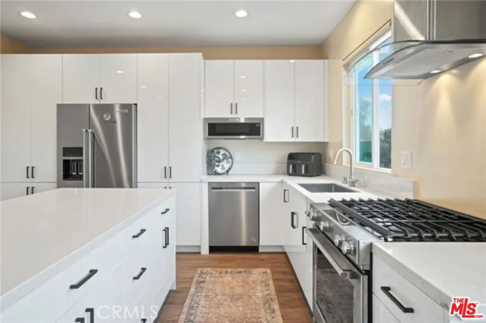 904 Warwick Avenue Thousand Oaks, CA 91360