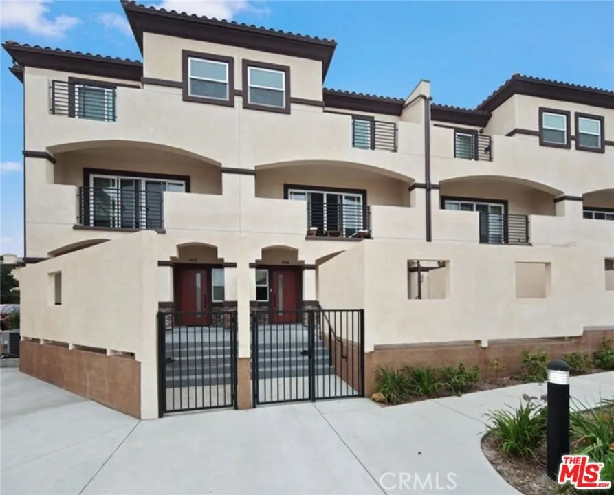 904 Warwick Avenue Thousand Oaks, CA 91360
