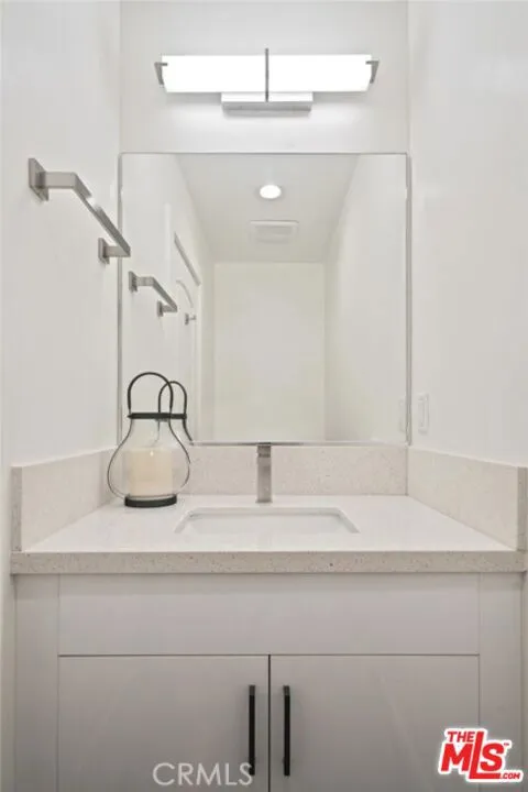 904 Warwick Avenue Thousand Oaks, CA 91360