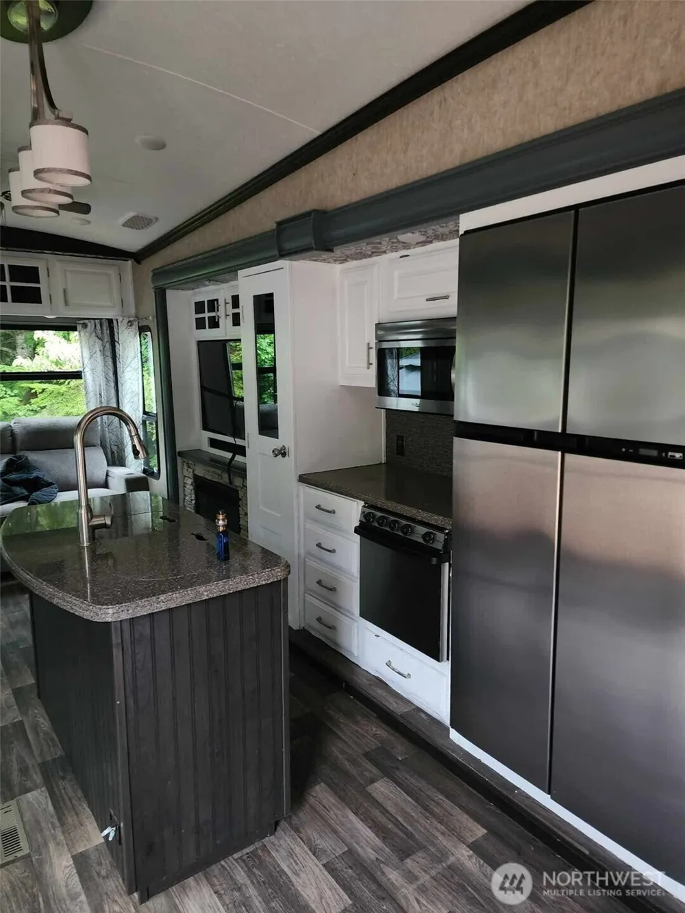 71 E Lakeshore Drive E Shelton, WA 98584