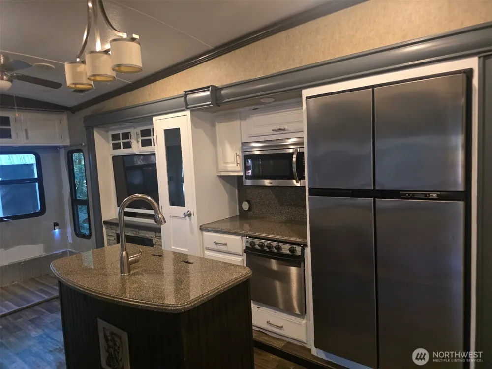 71 E Lakeshore Drive E Shelton, WA 98584