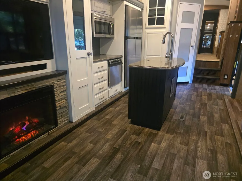 71 E Lakeshore Drive E Shelton, WA 98584