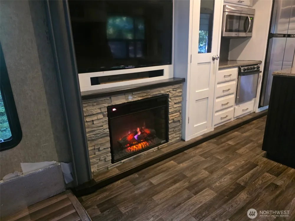 71 E Lakeshore Drive E Shelton, WA 98584