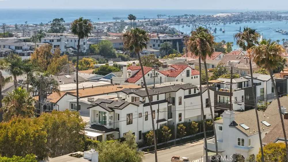 419 Goldenrod Avenue Corona del Mar, CA 92625