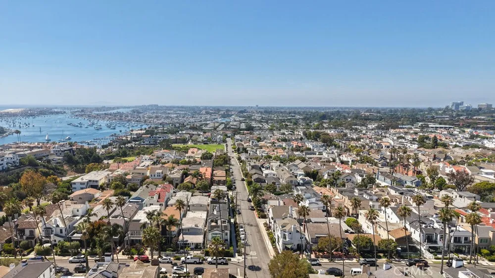 419 Goldenrod Avenue Corona del Mar, CA 92625