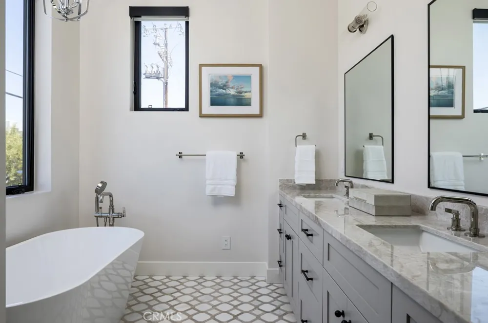 419 Goldenrod Avenue Corona del Mar, CA 92625