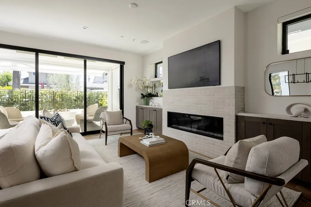 419 Goldenrod Avenue Corona del Mar, CA 92625