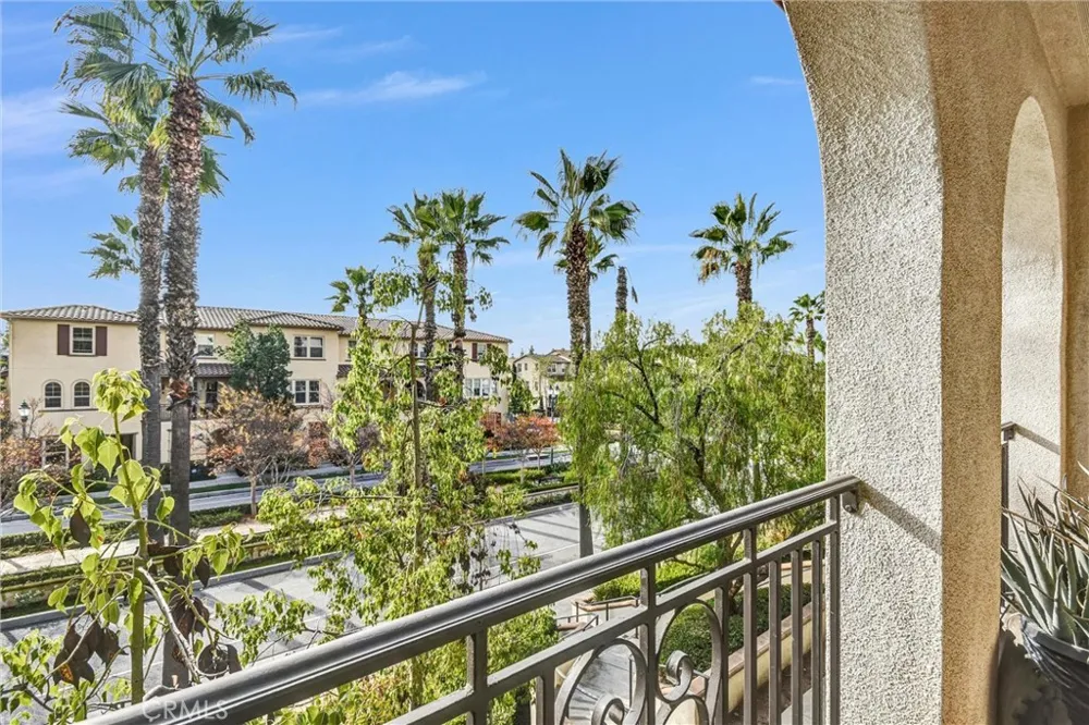 827 E Promenade #E Azusa, CA 91702