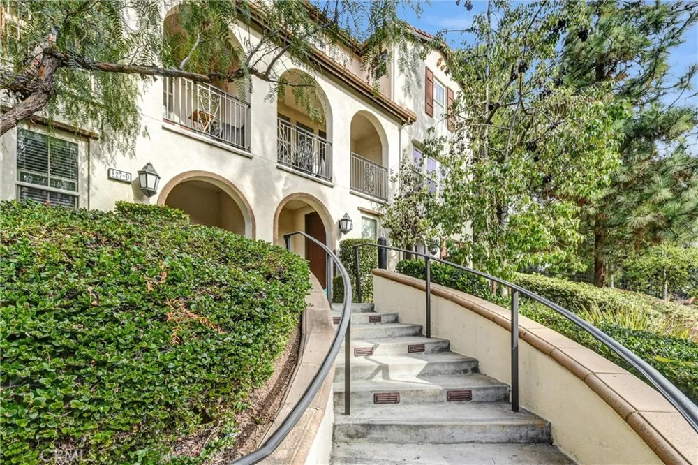 827 E Promenade #E Azusa, CA 91702