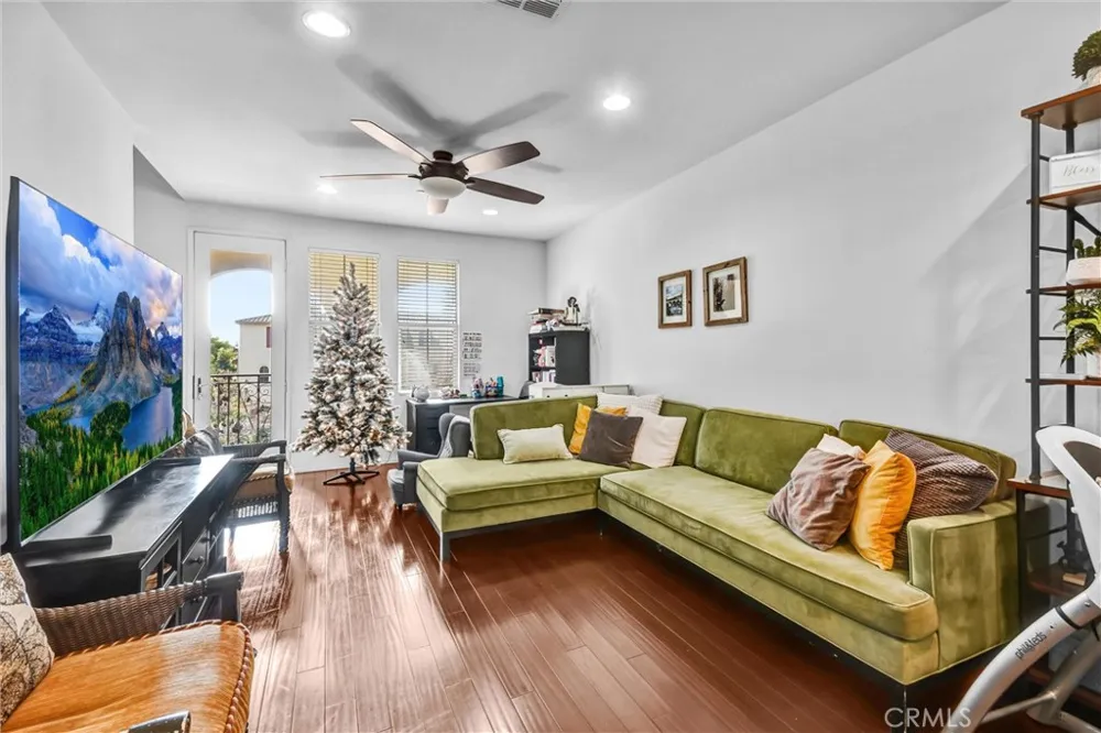 827 E Promenade #E Azusa, CA 91702