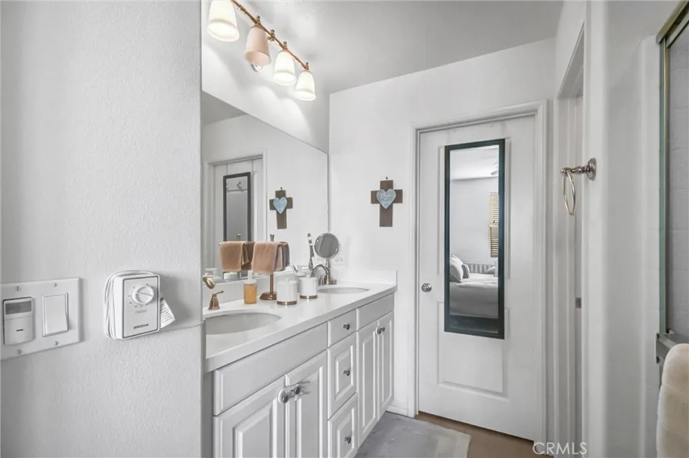 827 E Promenade #E Azusa, CA 91702