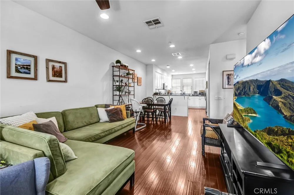 827 E Promenade #E Azusa, CA 91702